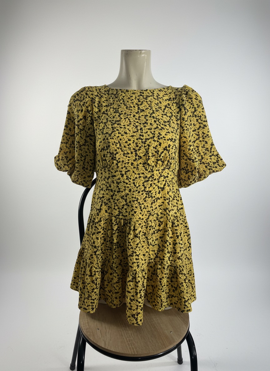Tres belle robe courte 