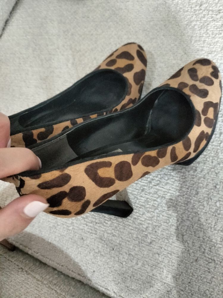 Escarpin porté une fois 