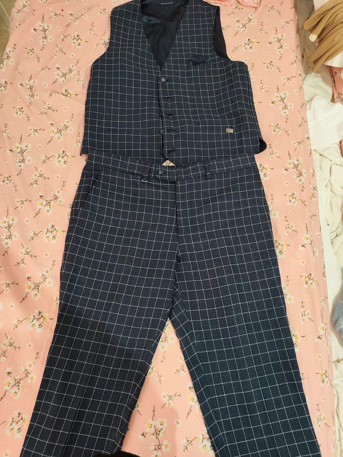 Costume bleu marine pour hommes 