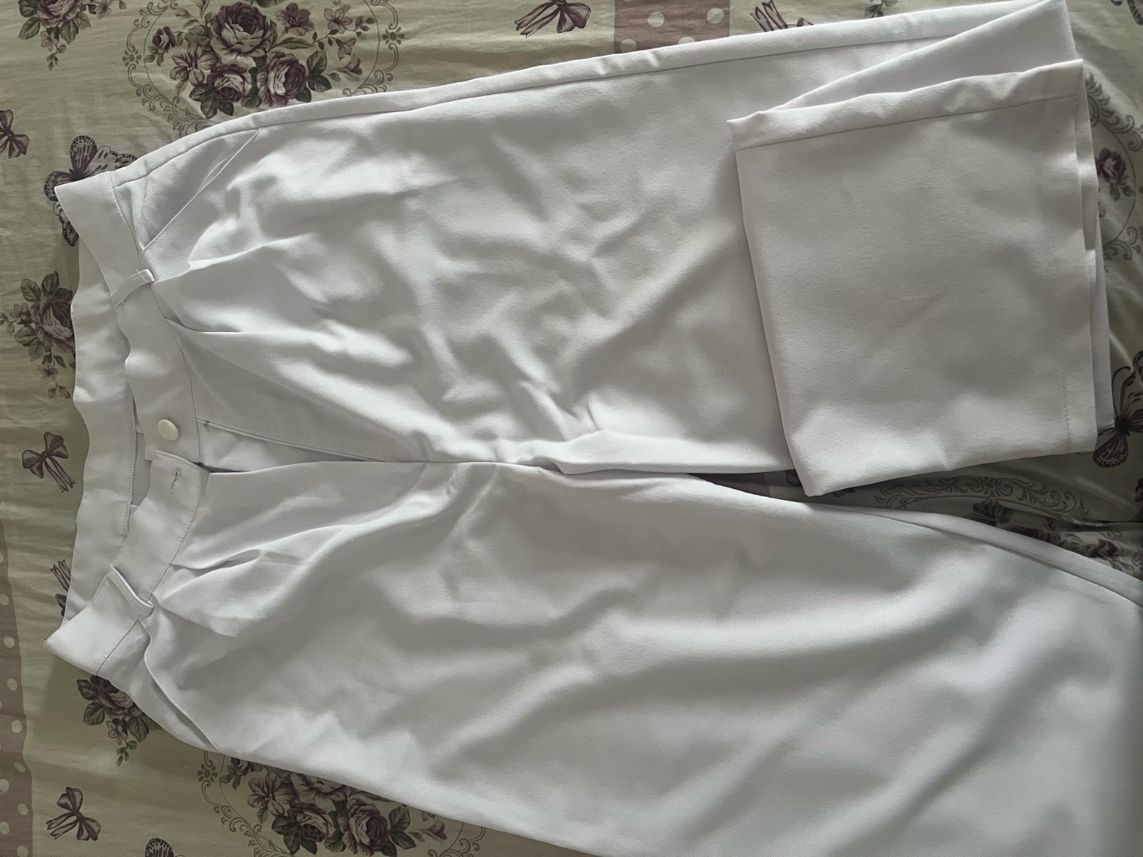 Pantalon posé en blanc 