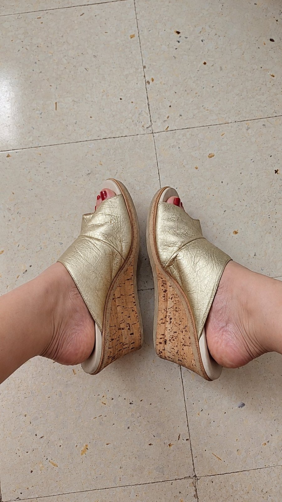 Mule compensée dorée 