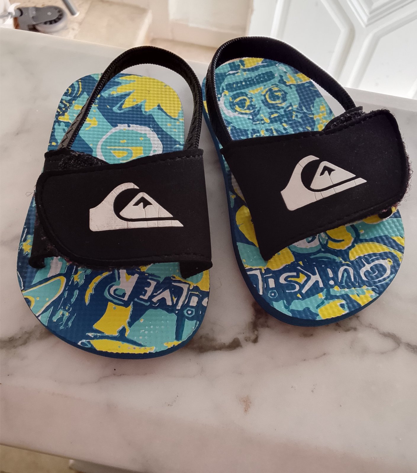 Chaussure spécial piscine et plage pour bébé 
