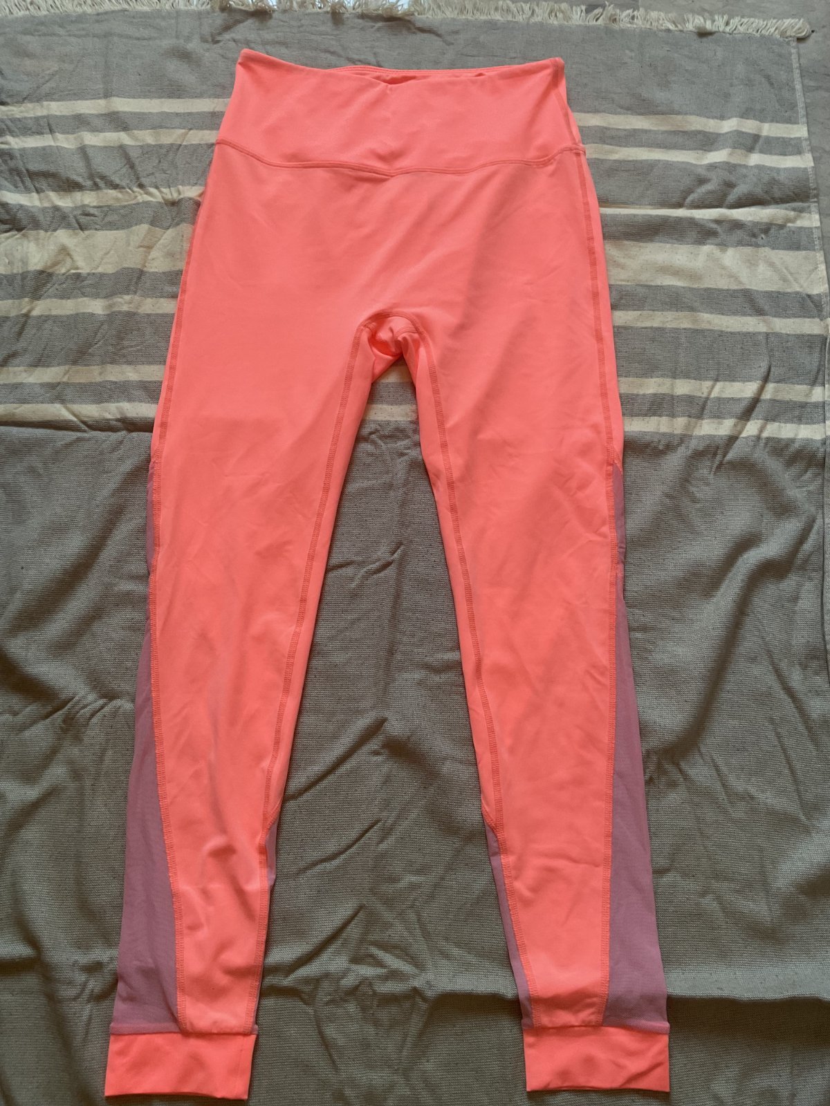 Legging de sport SHEIN Taille S – Saumon très clair – État impeccable ✨