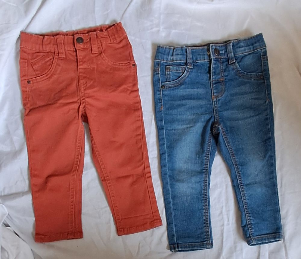 2 pantalons de la marque Kiabi de taille 18mois pour garçon 