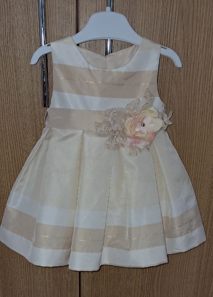 robe cérémonie bébé taille 6 mois