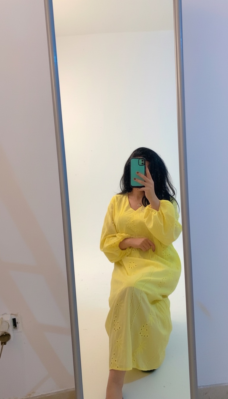 Robe Jaune en broderie anglaise 