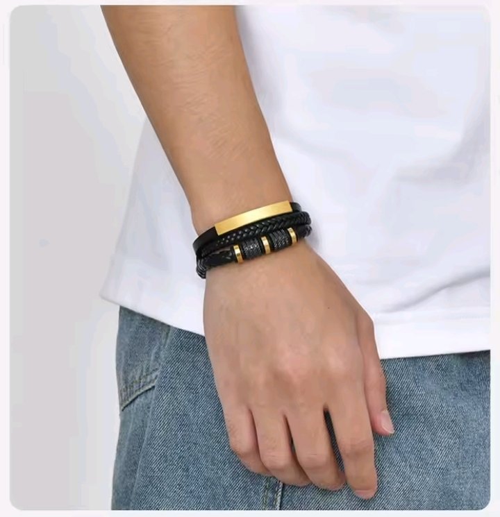 BRACELET EN CUIRE POUR HOMME CUSTOMISER AVEC NOM.MOT SUR COMANDE PRENT 7.10 JOURS 