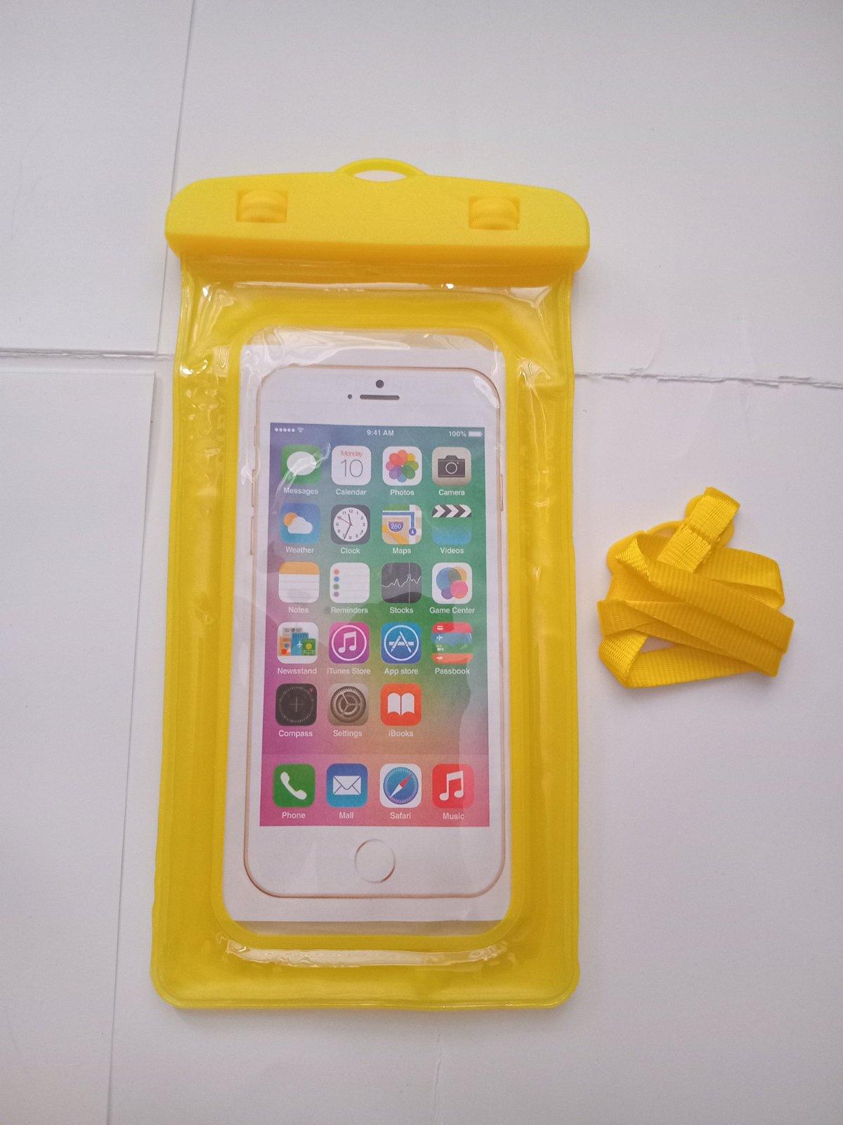 ETUI POUR TELEPHONE ETANCHE 