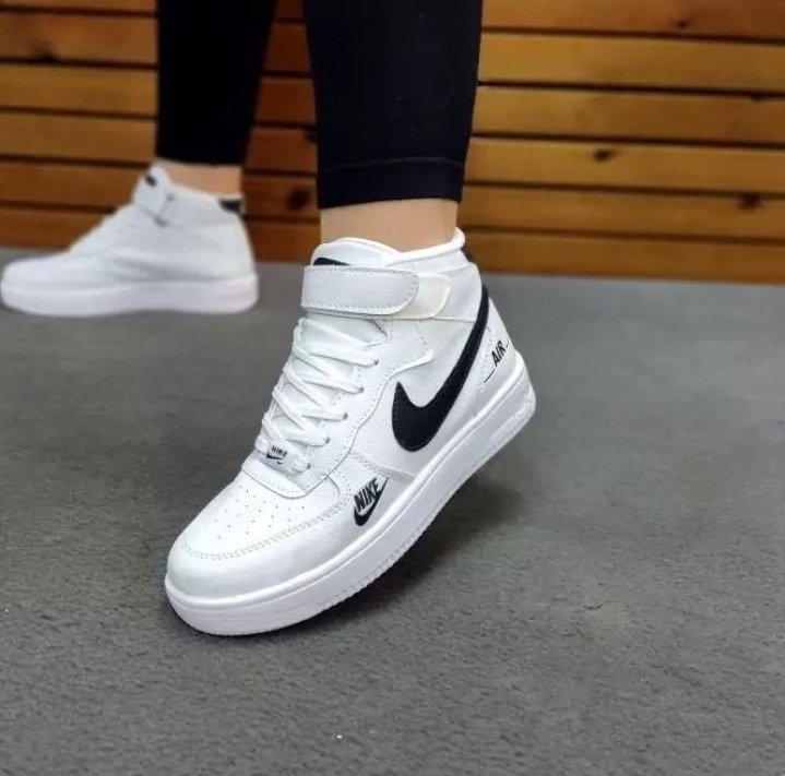 CHAUSSURE DE SPORT NIKE AIR FORCE 1 HIGHT CUT TOUT POINTURE DISPONIBLE 