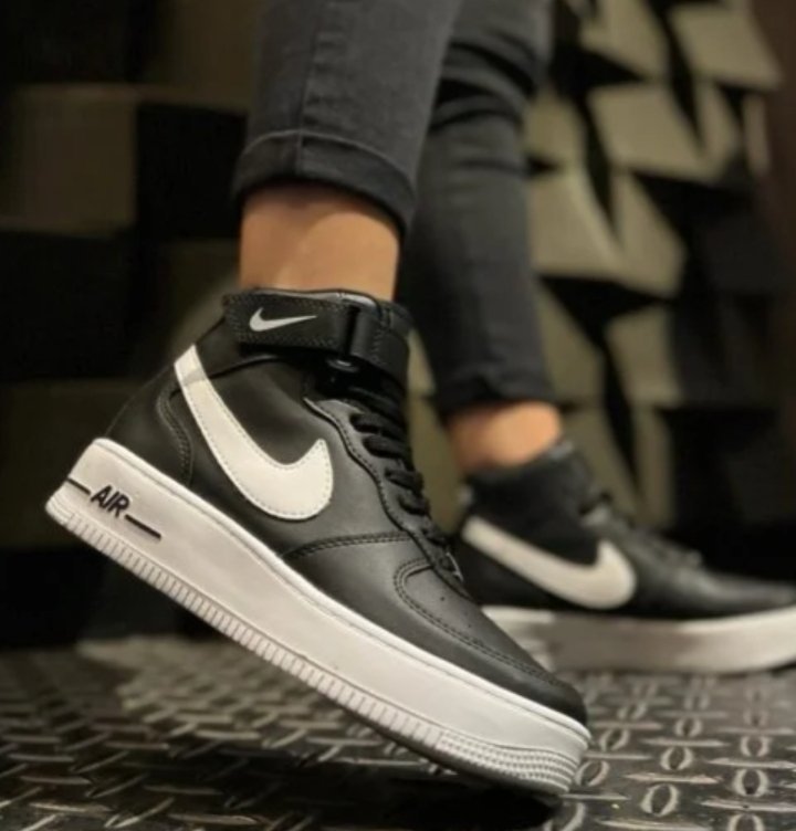 NIKE AIR FORCE 1 POINTURE 40