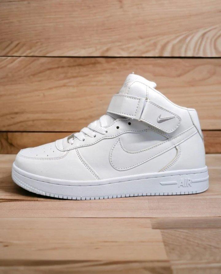 CHAUSSURE NIKE AIR FORCE 1 HIGHT CUT TOUT POINTURE DISPONIBLE 