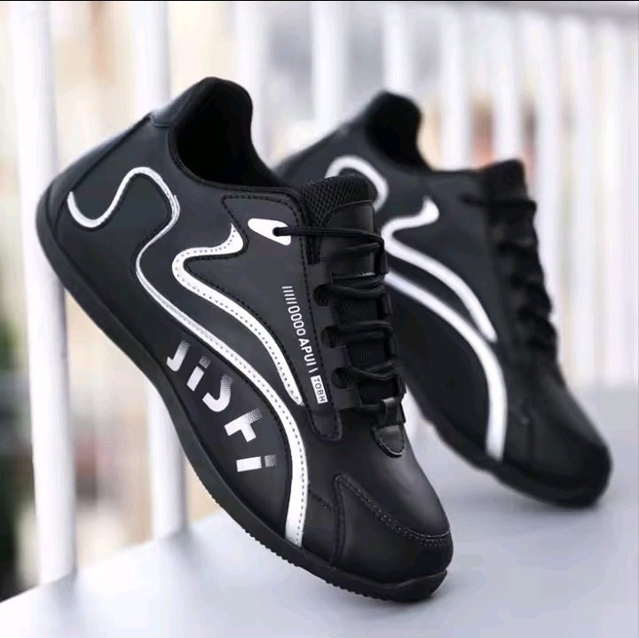 CHAUSSURE DE SPORT DECONTRACTE TOUT POINTURE DISPONIBLE 