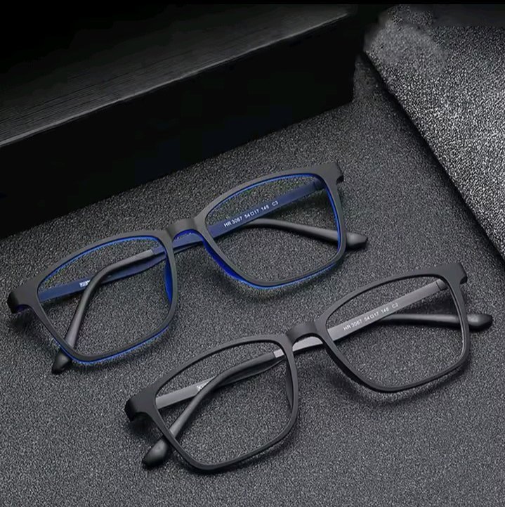 LUNETTE DE LECTURE BLOQUANT LA LUMIERE BLEU POUR HOMME & FEMME ALIAGE DE TITAN ULTRA LEGERE TR90 MONTURE OPTIQUE.LUNET CAREE