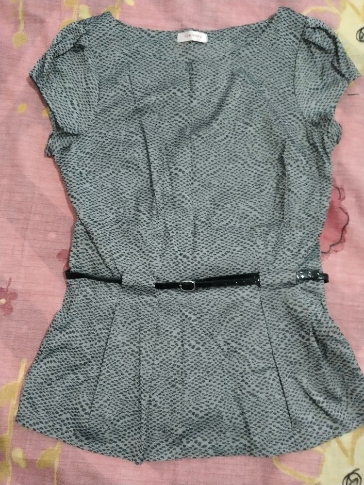pull forme de veste 