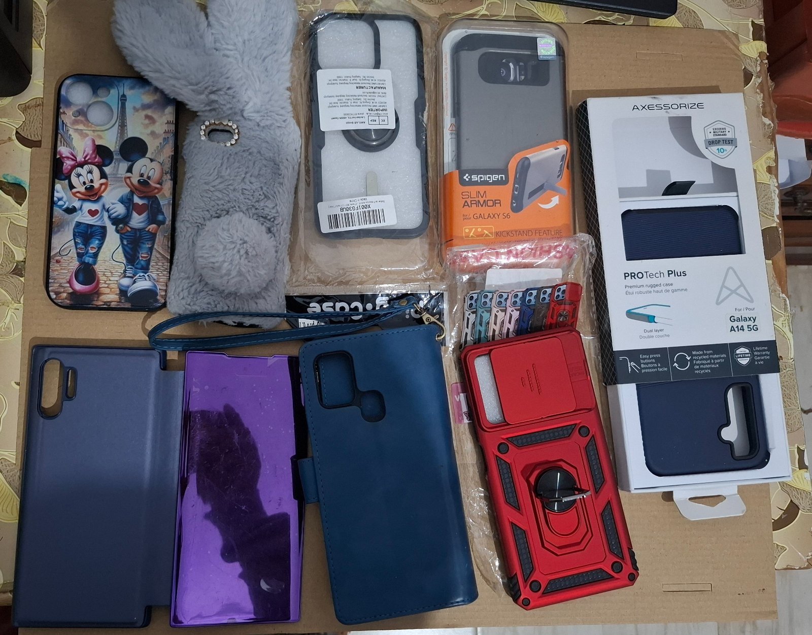 Un pack de caches télèphones