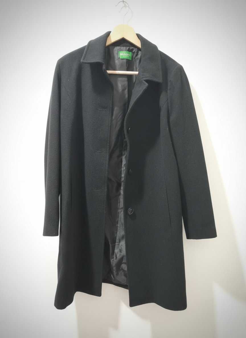 Manteau noir de la marque Benetton 
