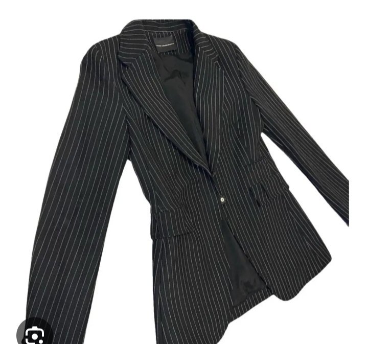 Veste noire élégante à fines rayures – Très bon état
