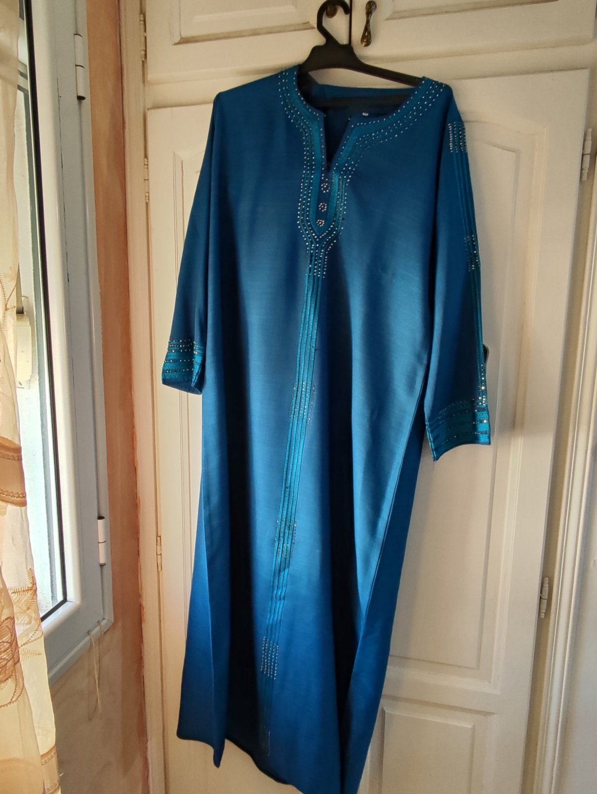 Abaya Bleue avec Broderies