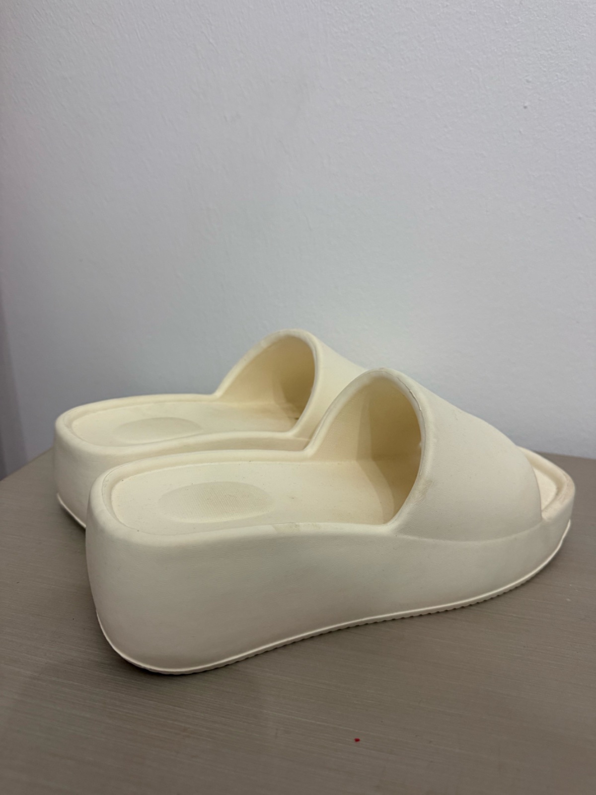 Des sandales à plateforme