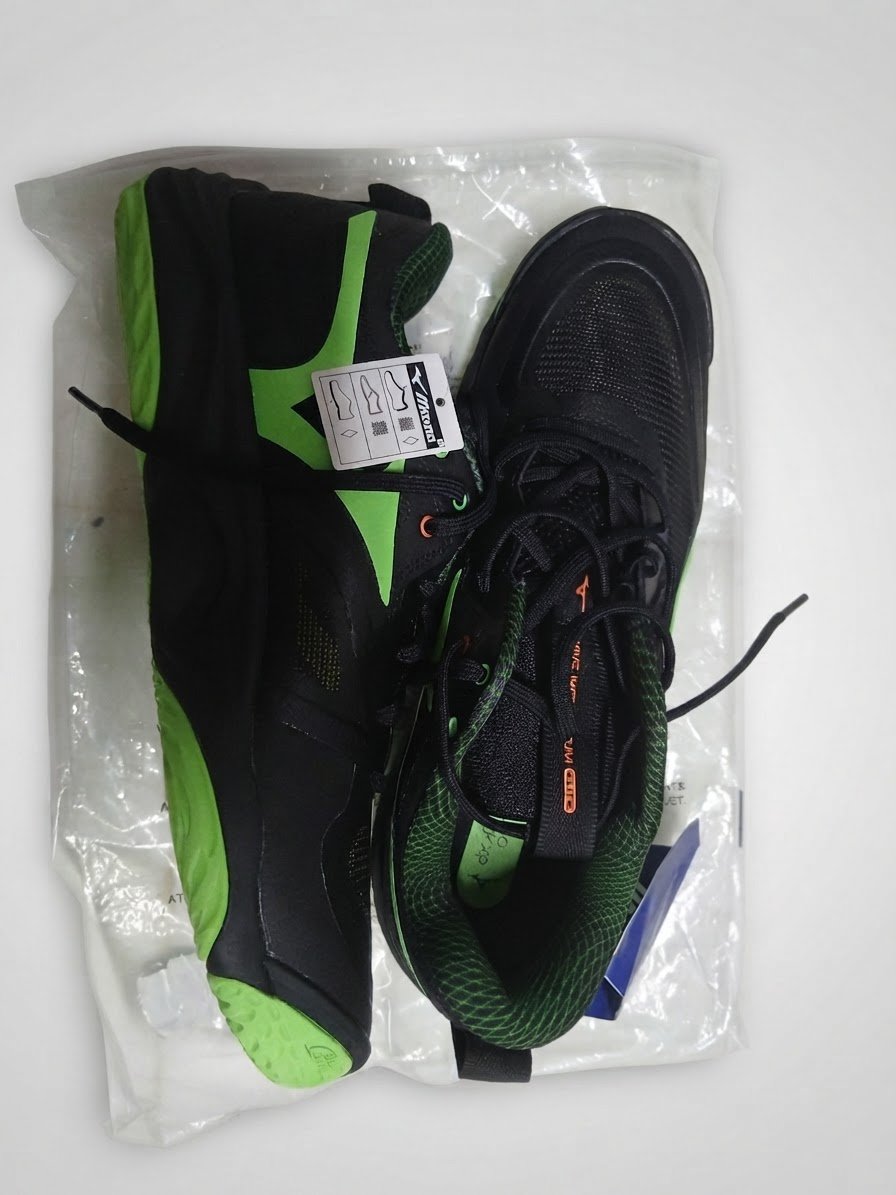 Paire mizuno indoor Wave Momentum Elite Mid