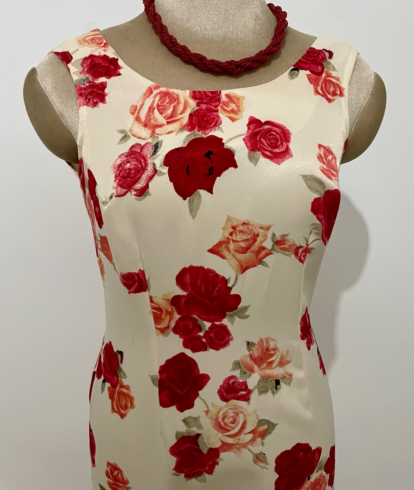 Jolie robe longue & fleurie jamais portée taille S 