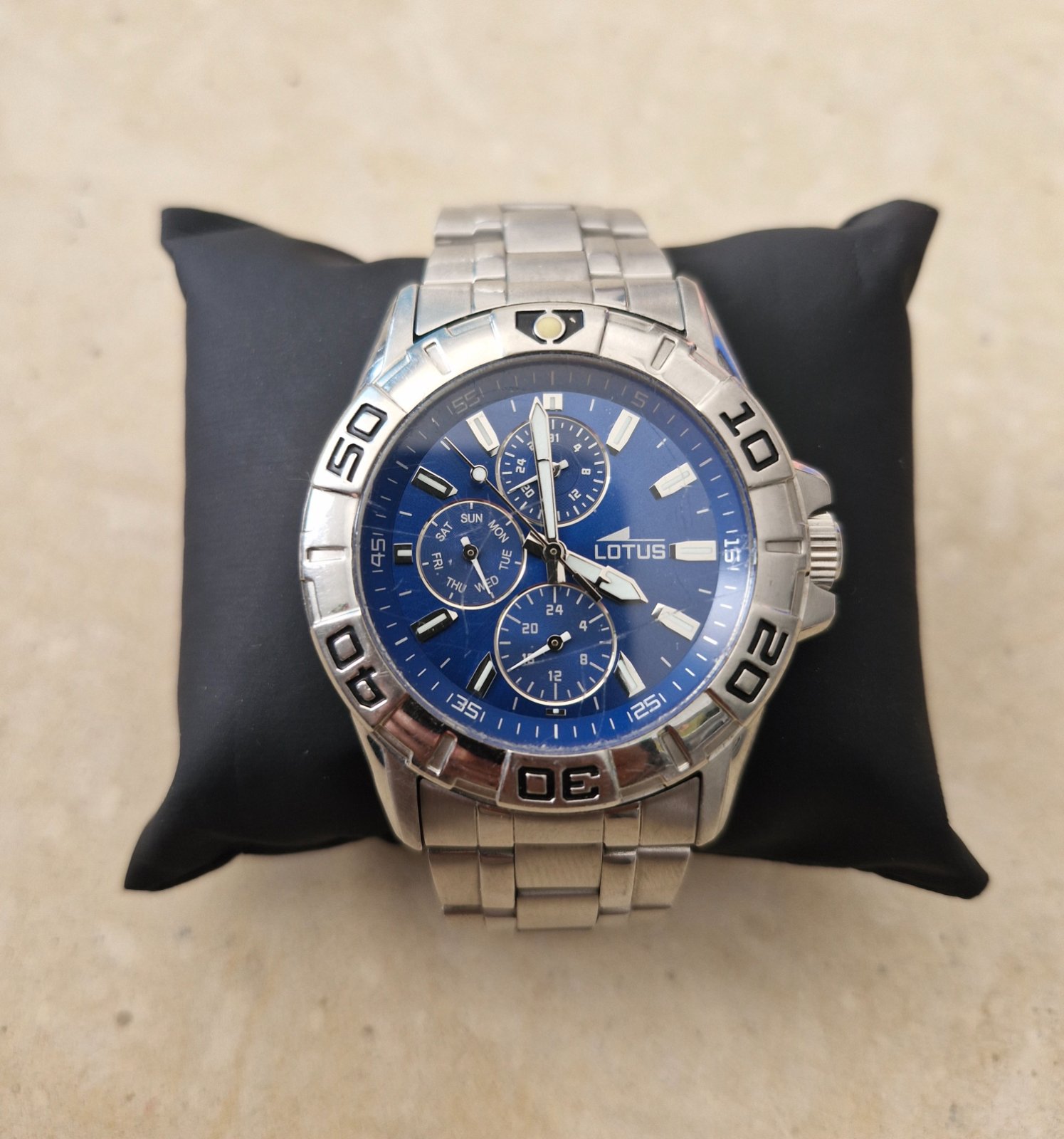 Montre lotus 