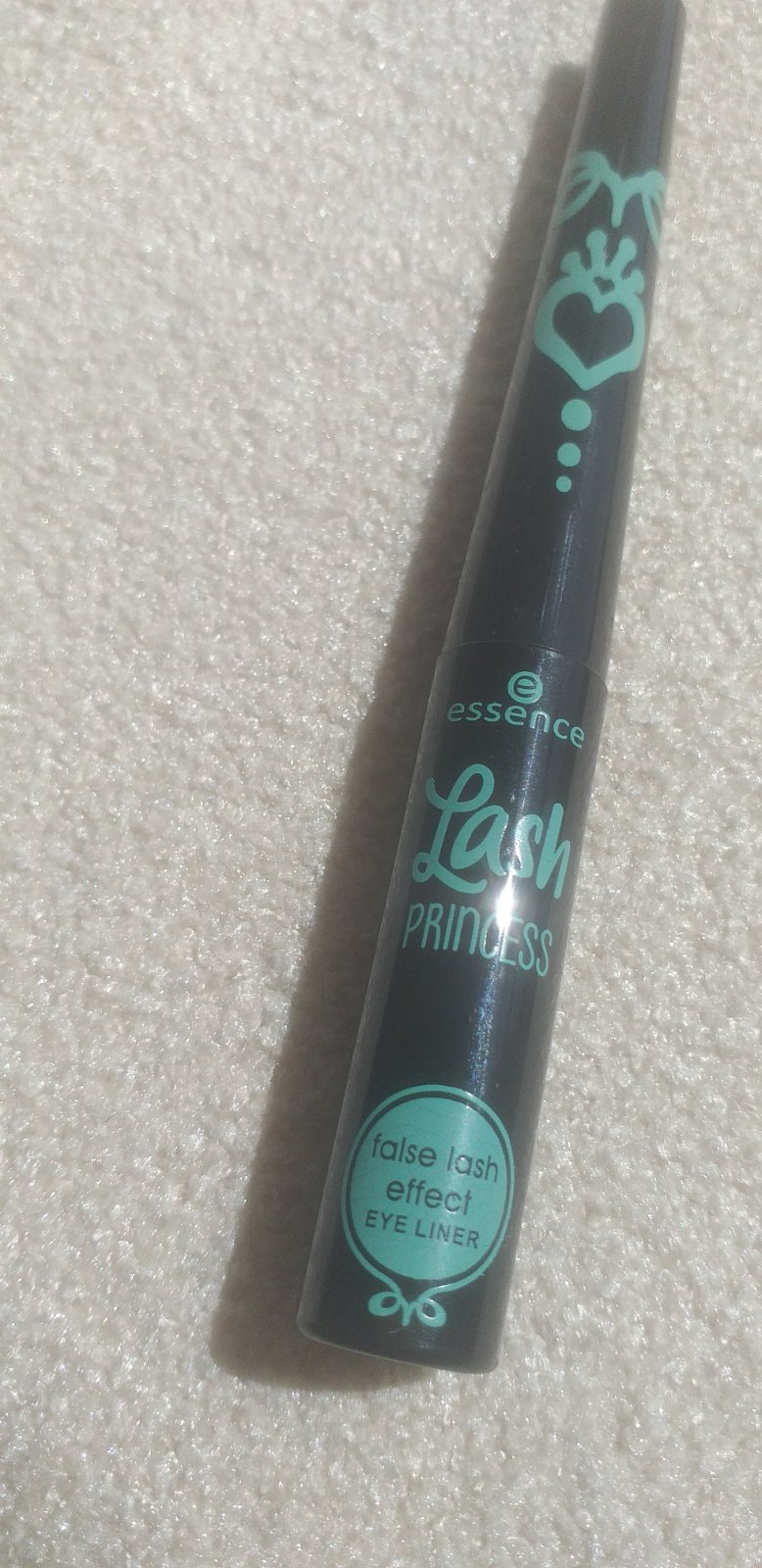 Pinceau noir de la marque essence 