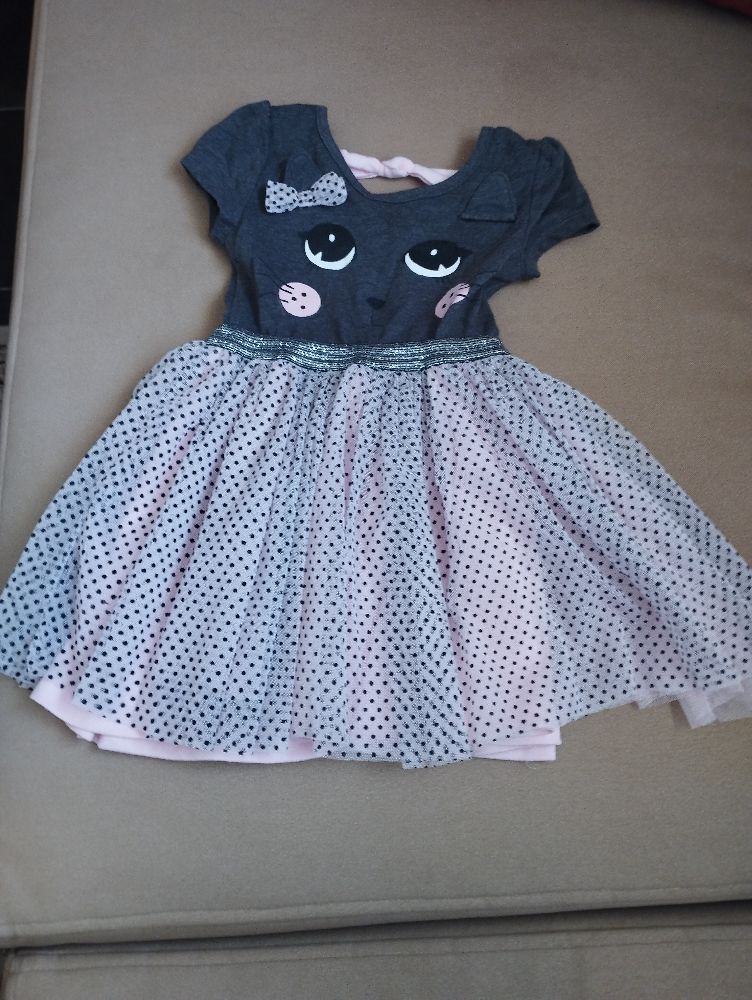 Robe petite fille presque nuve