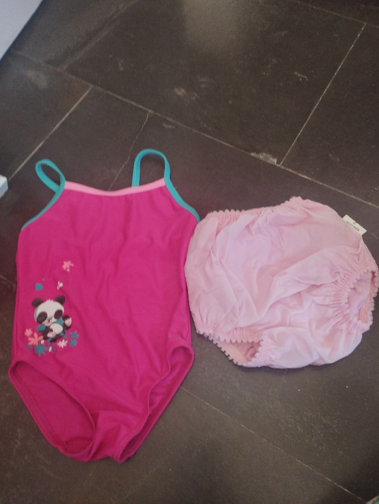Maillot et couche lavabe