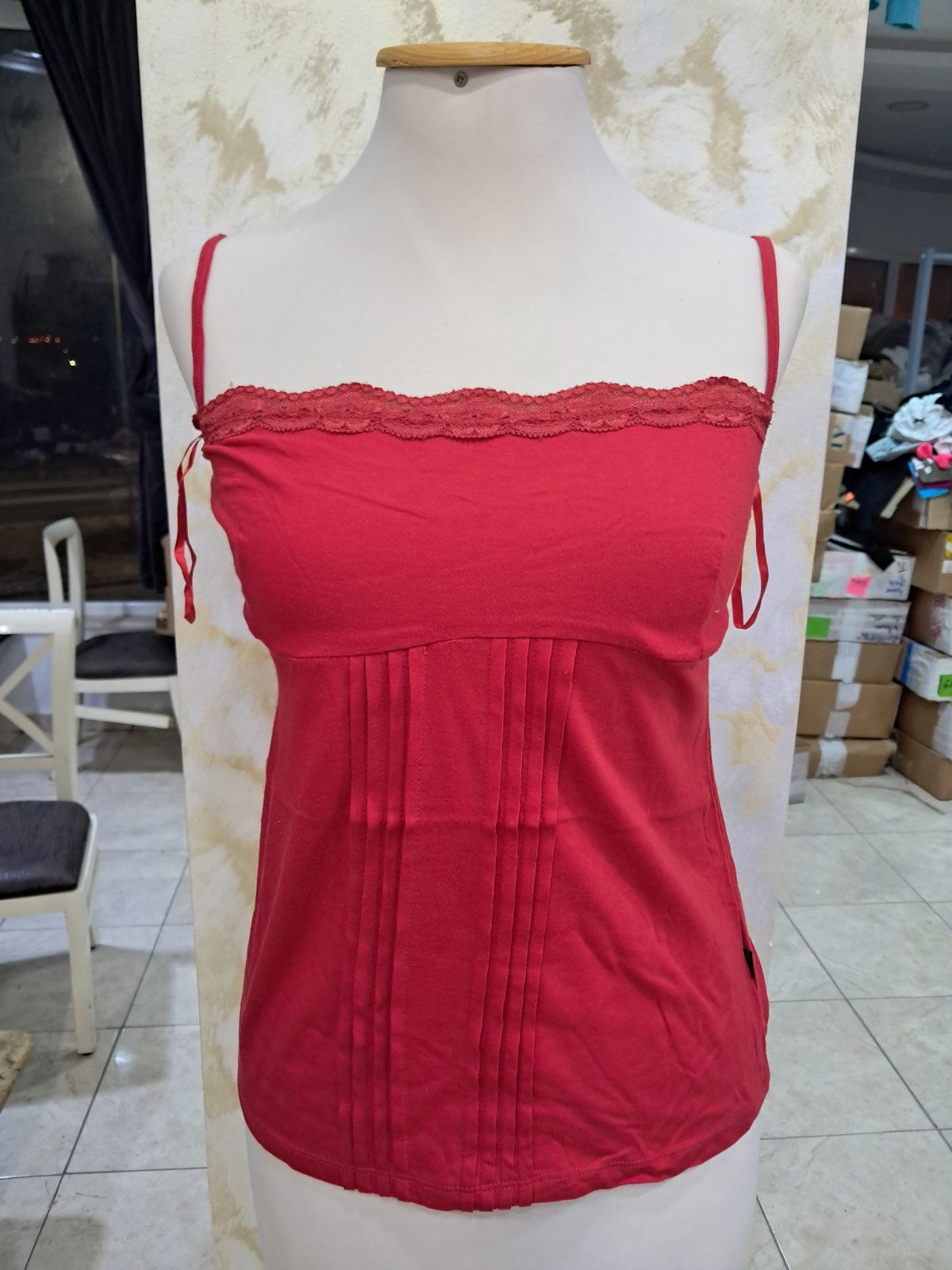 Top caraco rouge avec dentelle et plis - Taille M