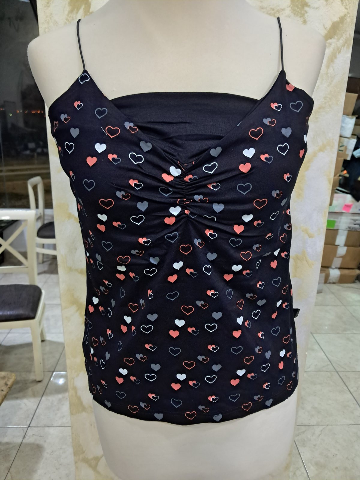 Haut Noir à Motifs Cœurs - Taille L