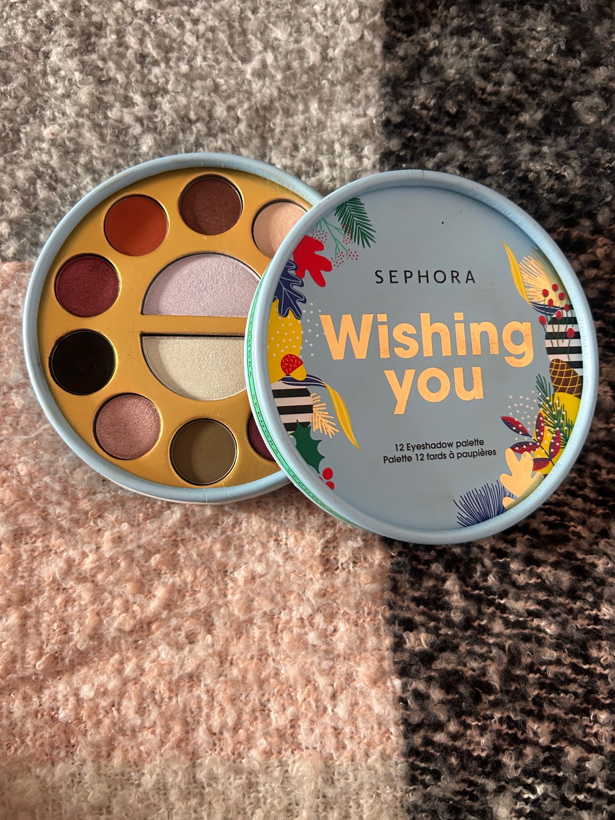 Eyeshadow palette 