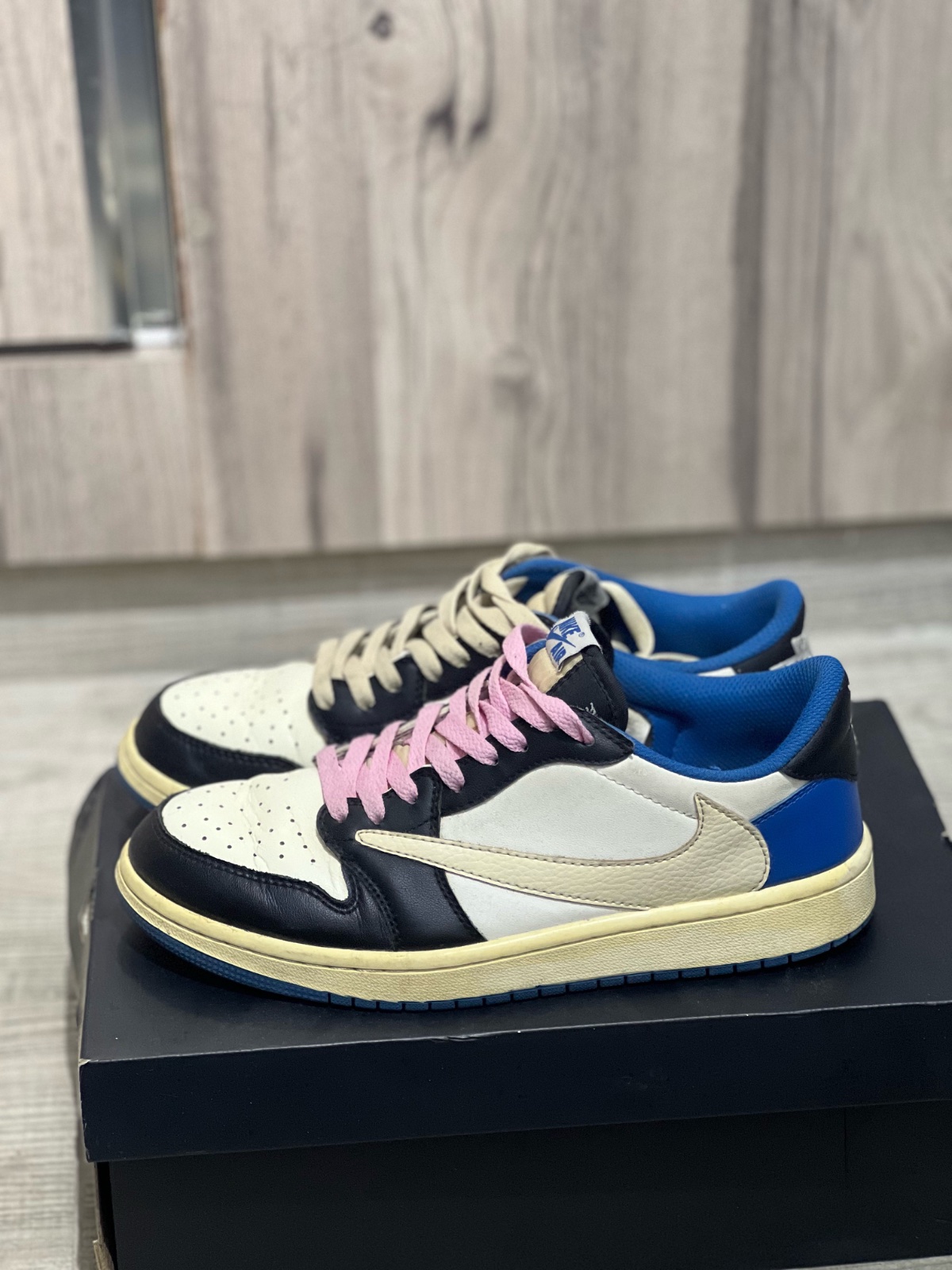 Chaussure air jordan 1 low traviscott