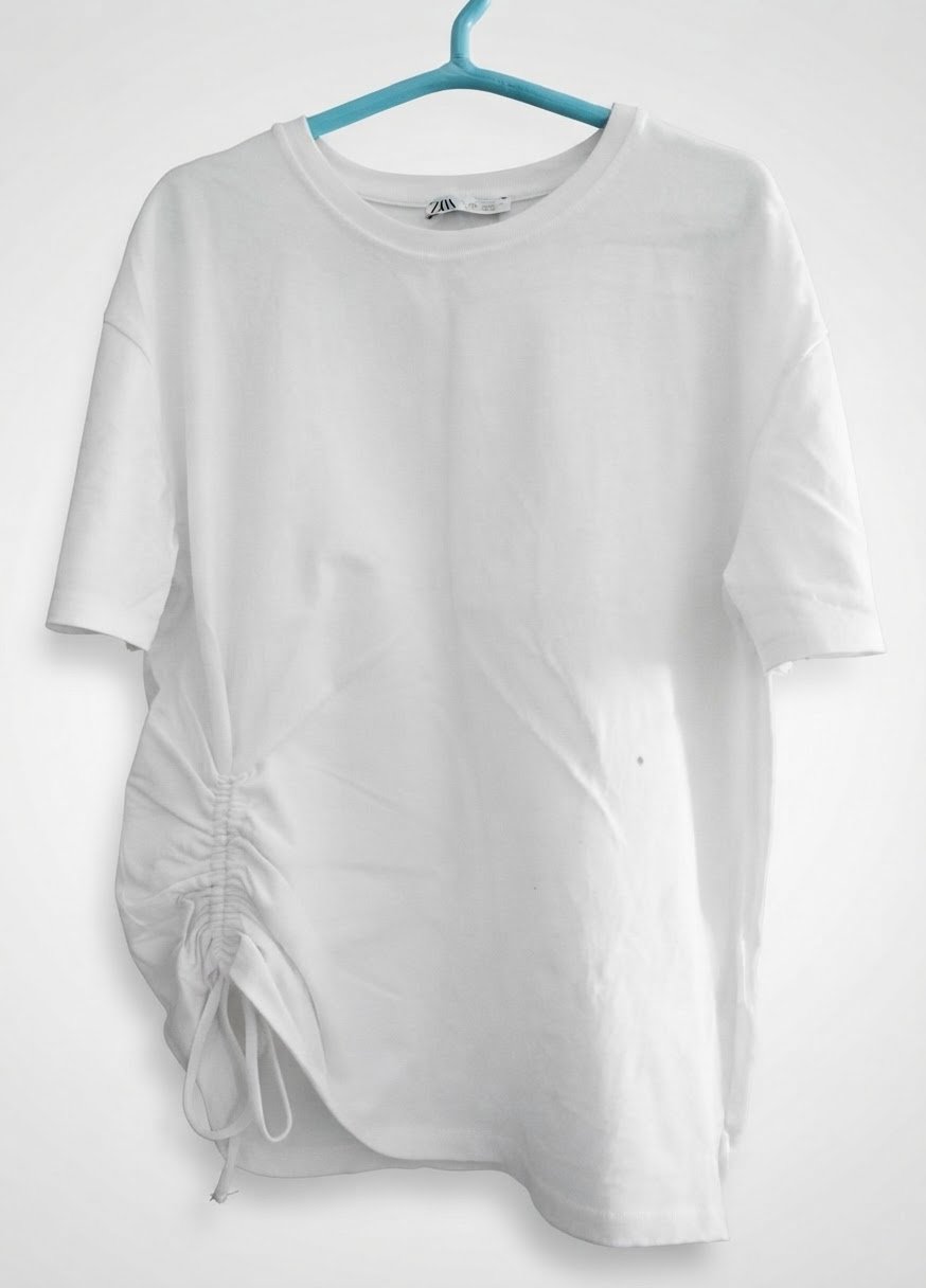 Pull zara taille S avec un kimono rouge