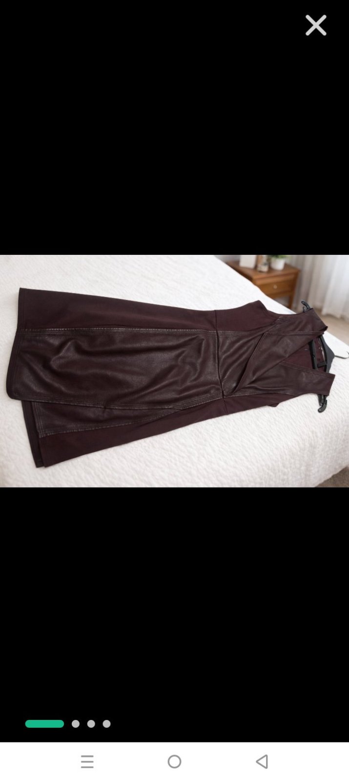 Robe ajustée sans manches de style chic et moderne