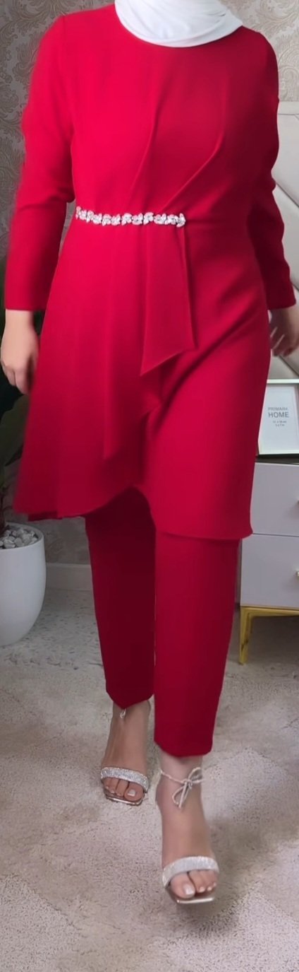 Ensemble rouge
