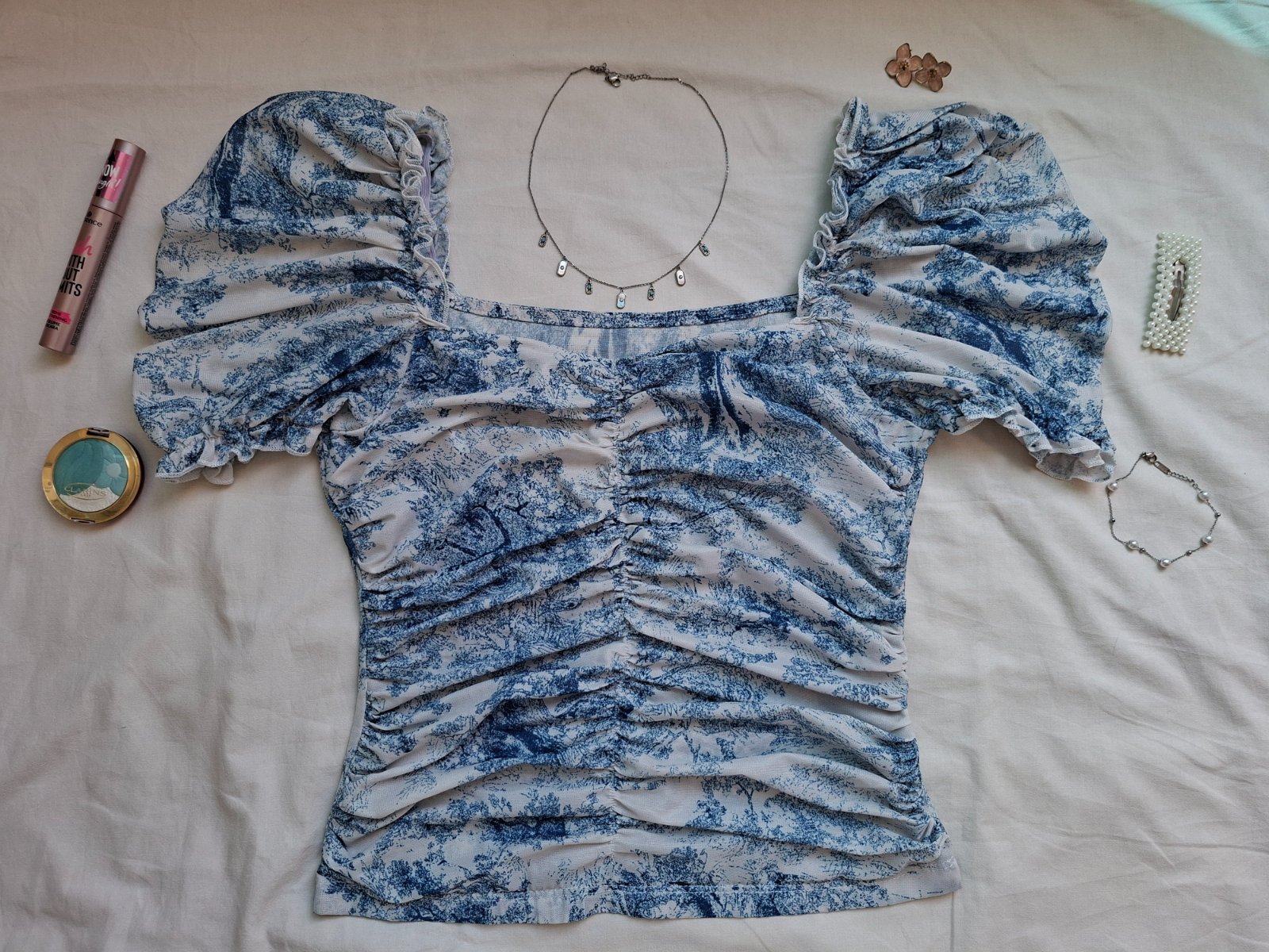 Haut floral style Toile de Jouy 💙🤍