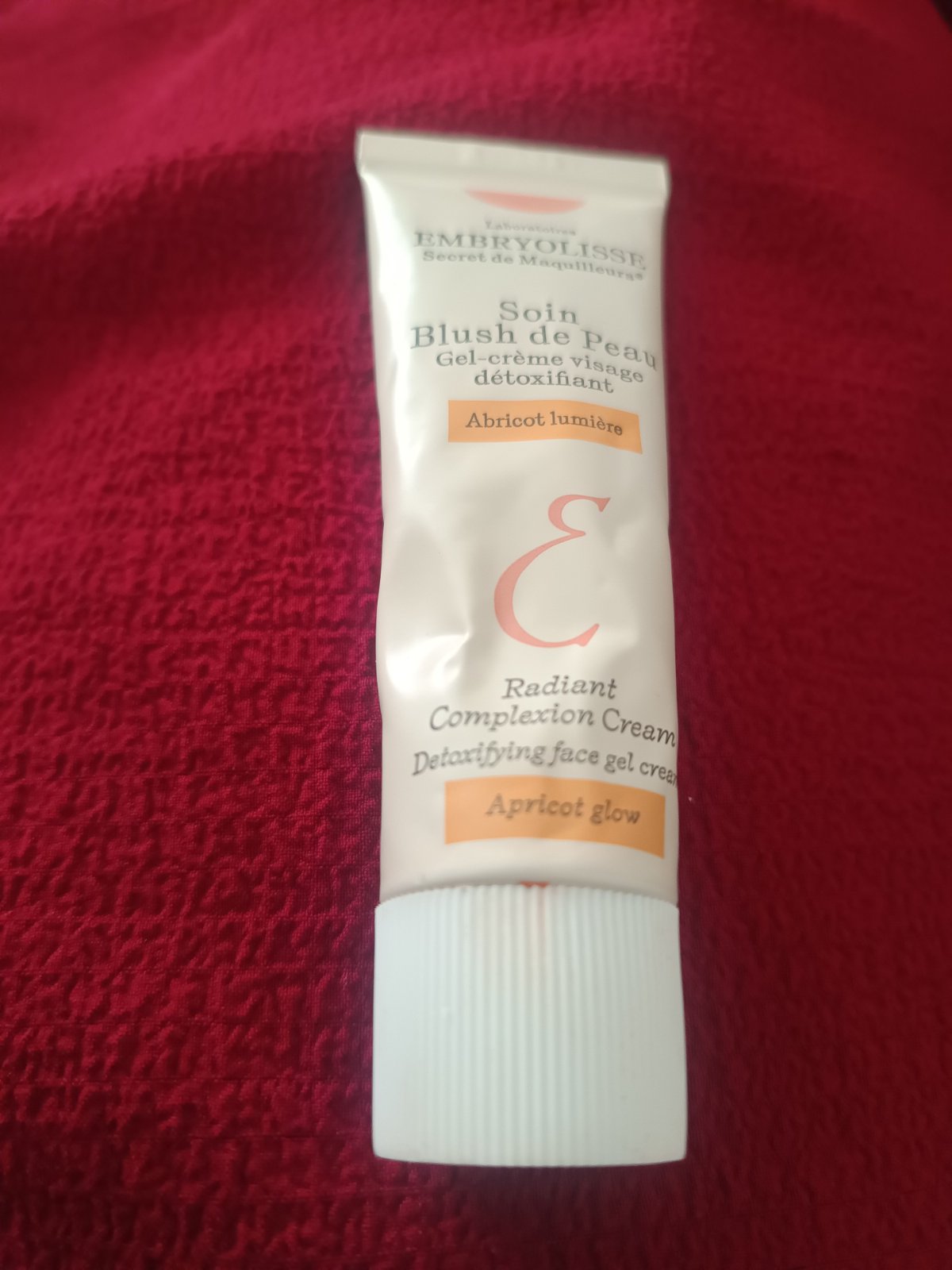 Soin blush de peau de la marque embroyolisse importé de al france