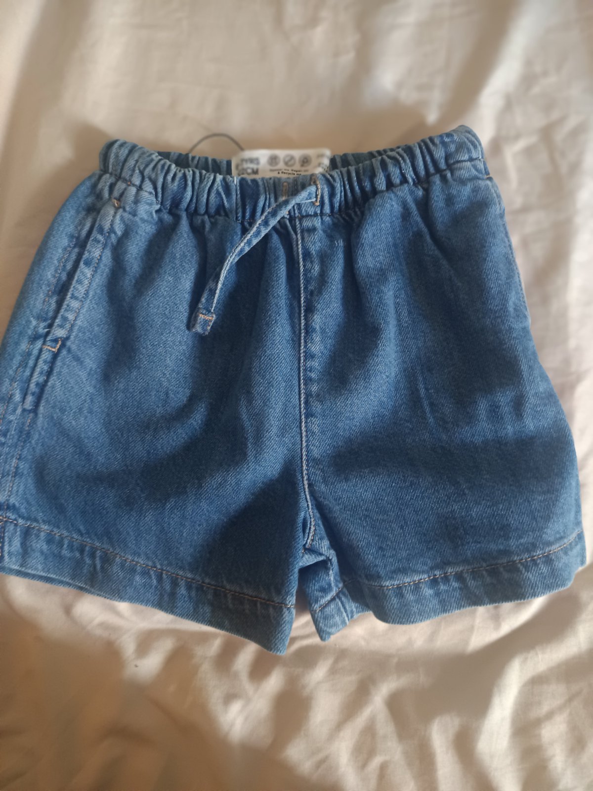 Short en djean pour une fille de 6/7 ans