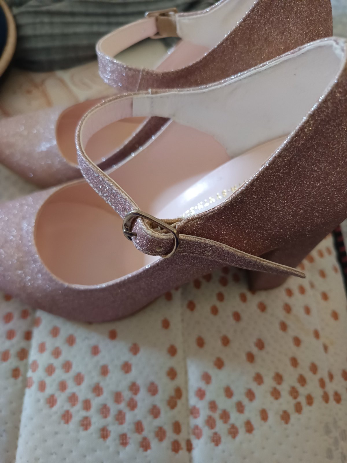 Talon rose pailletée 