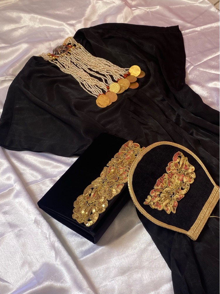 Pochette et éventail 