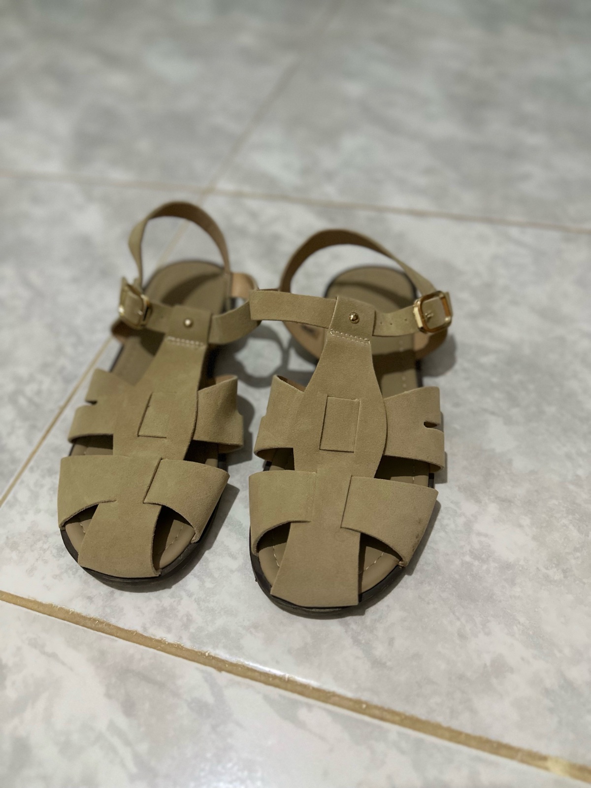 Sandales beiges pointure 40