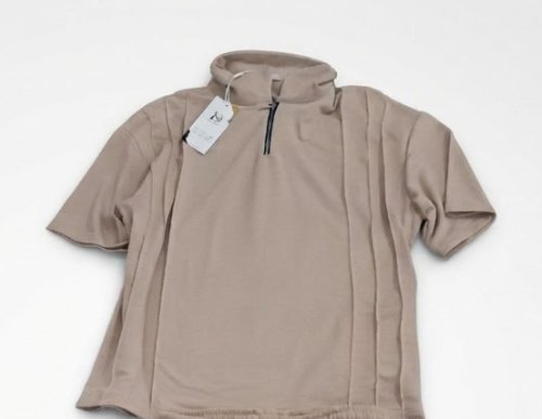 T shirt zip up