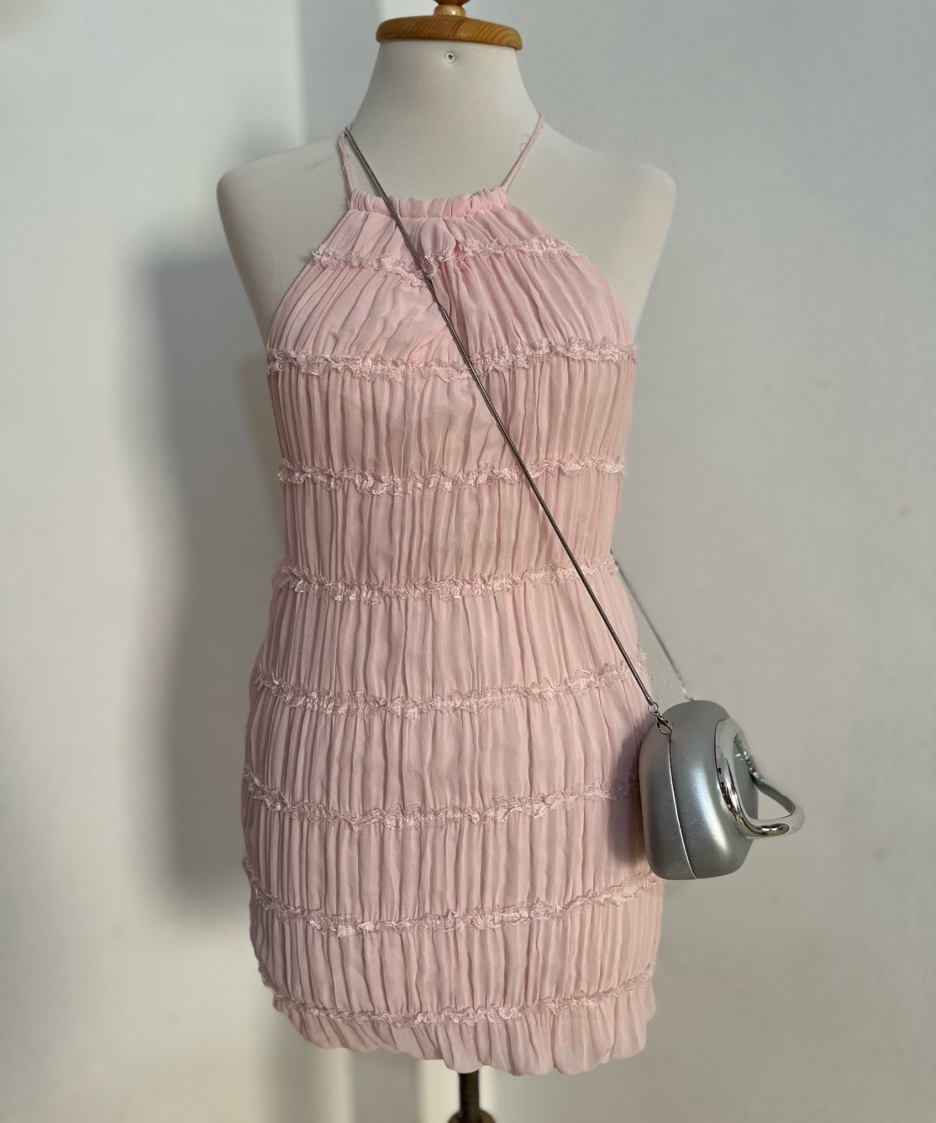 Robe rose claire 🎀 avec dentelle