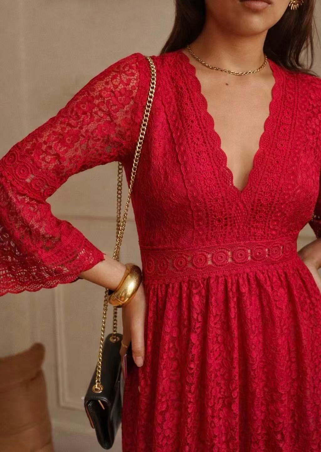 Robe rouge en dentelle ❤️