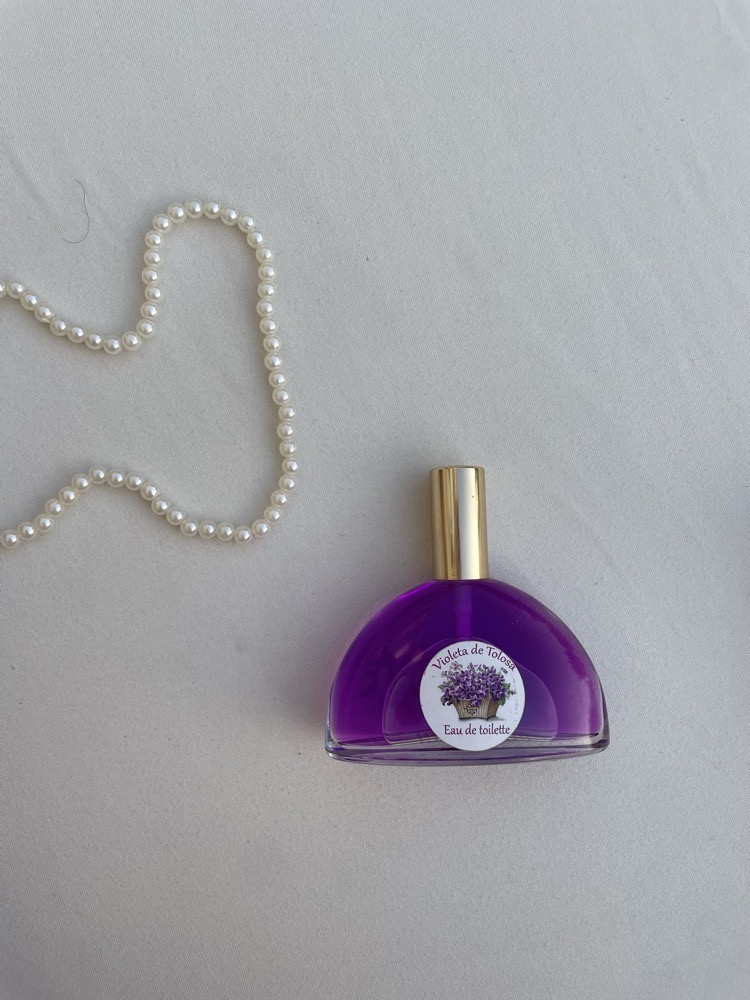 parfums odeur du lavande de la marque francaise violeta de tolaso