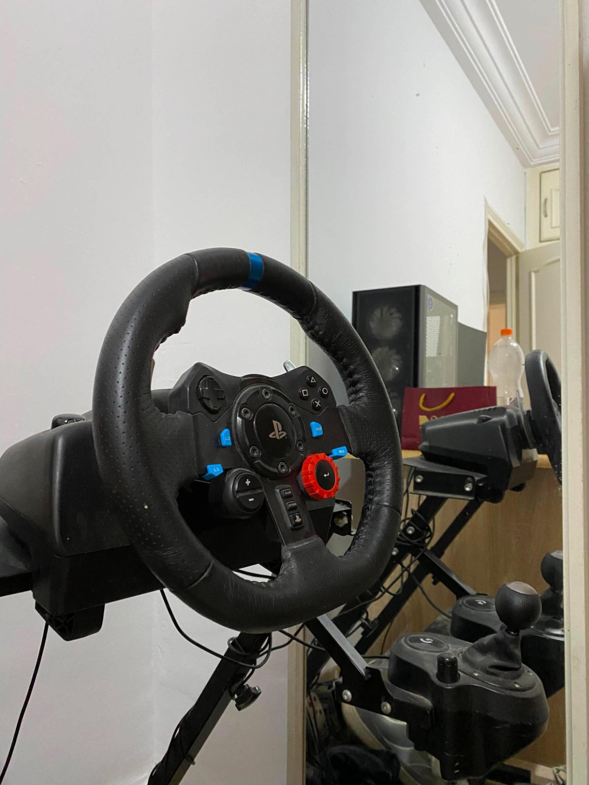 Logitech g29 volant + pédales + boîte vitesse + support 