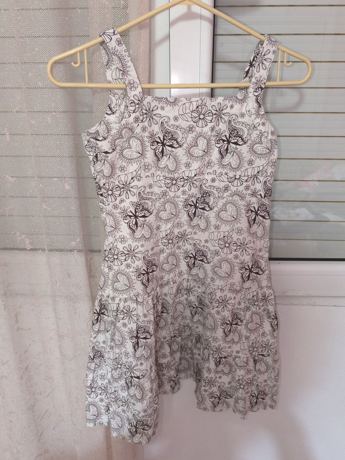 Robe fillette blanc et marron 