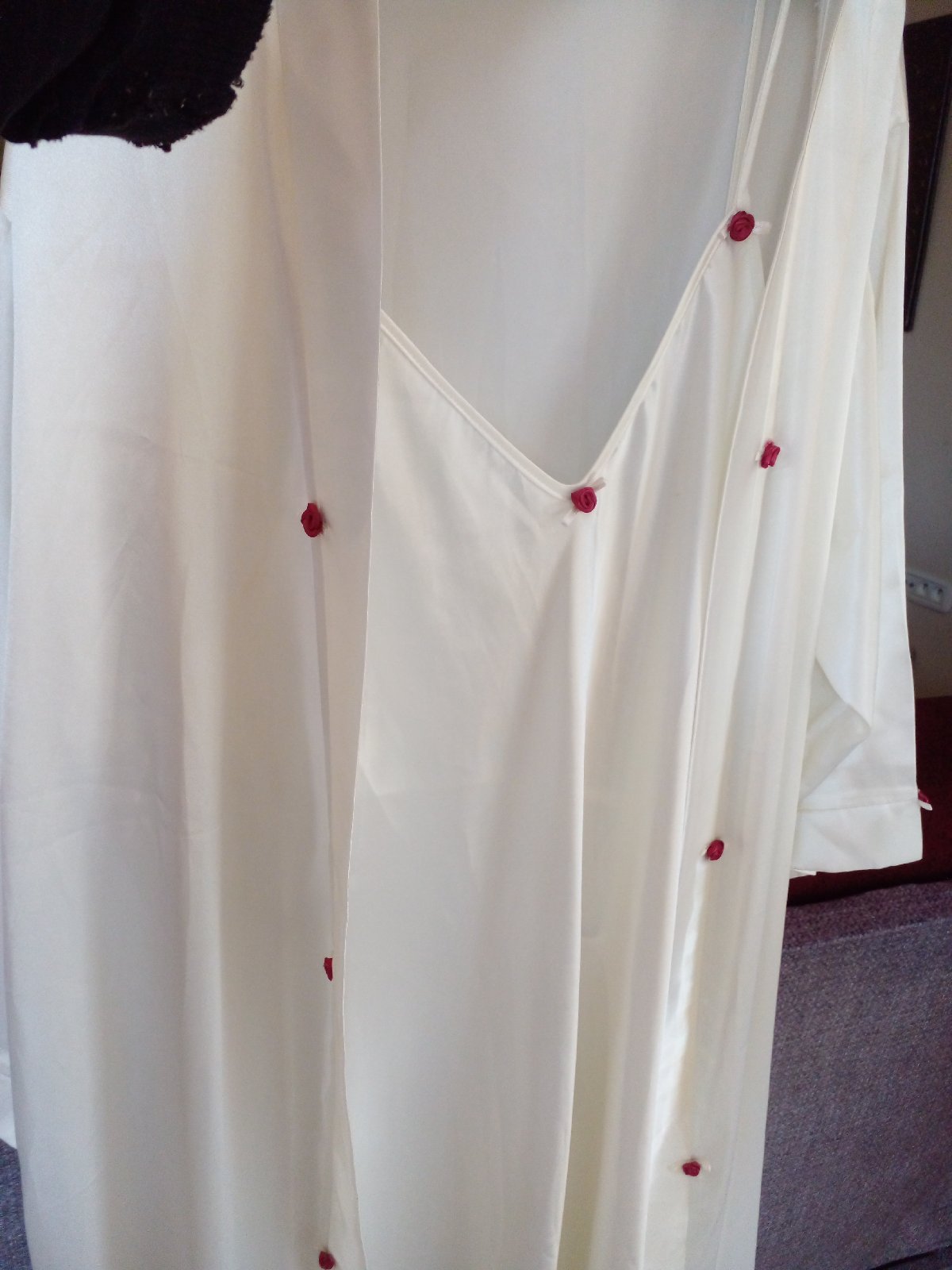 Je vends robe de chambre avec un chemise de nuit 