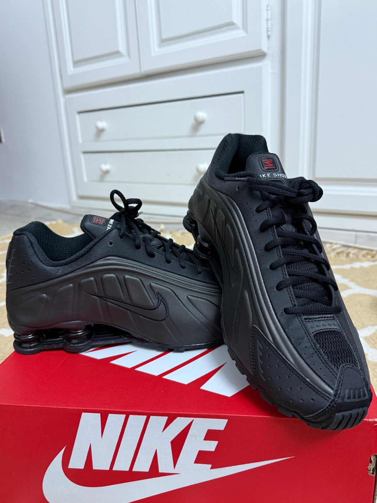 Nike Shox R4